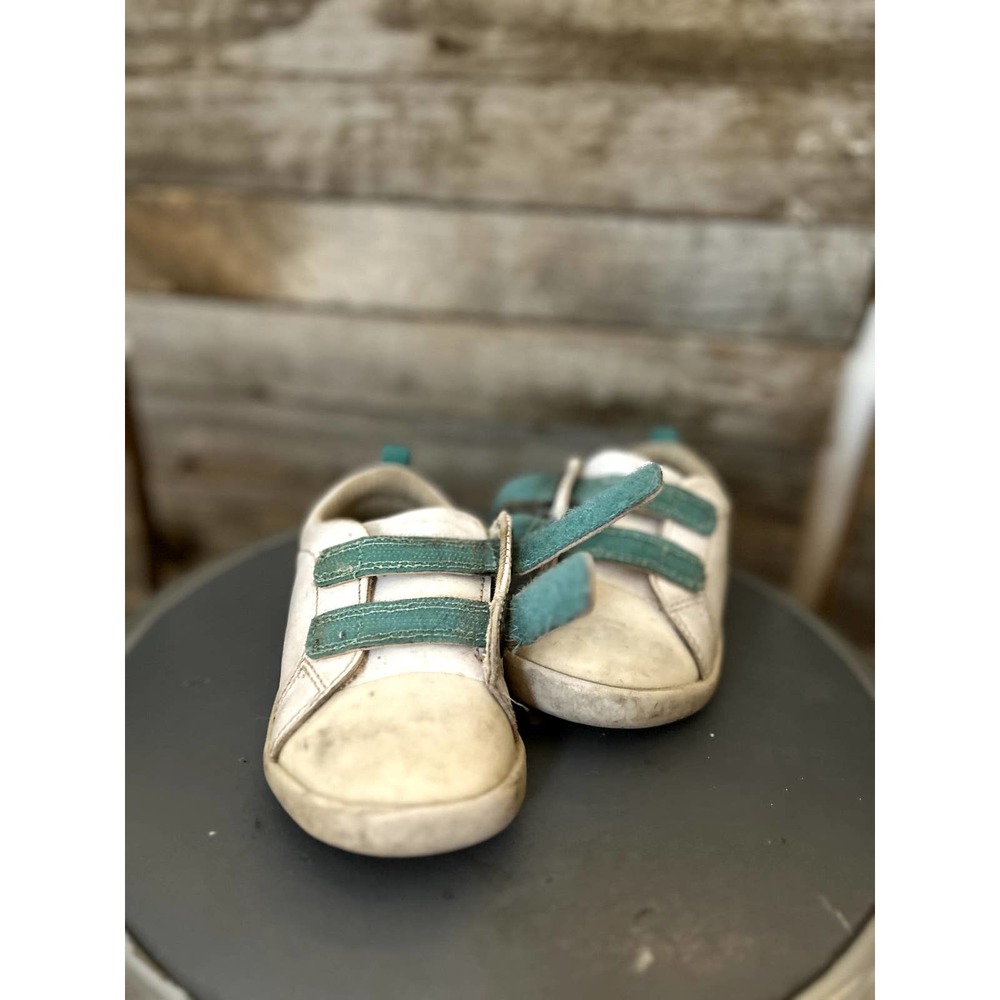 10 Little Toddler size 7 shoes white